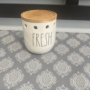 Rae Dunn Fresh White Ceramic Jar with Wooden Lid (cellar)